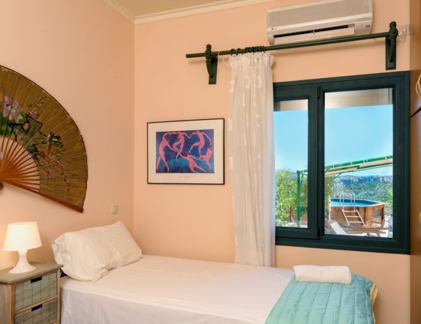 Best View Mountain Villa Chania- villa 66 bedroom single beds view